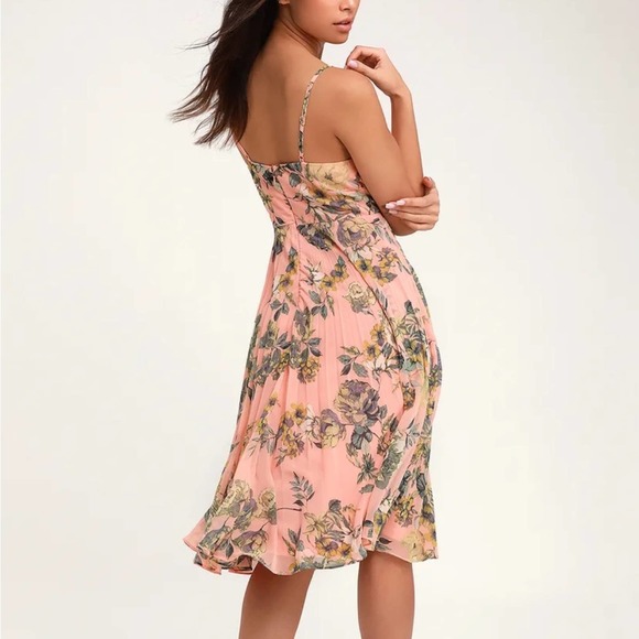 🆕 Lulu’s Peach Floral Print Pleated Midi Dress - Picture 4 of 10